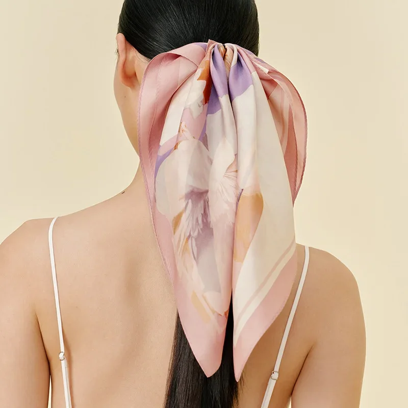 Square silk scarf 39